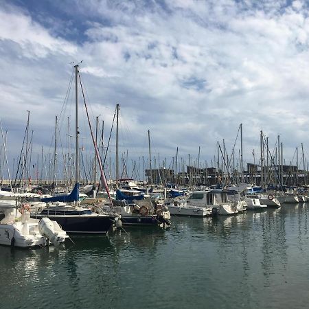 Home Boat Badalona Bagian luar foto