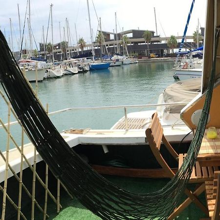 Home Boat Badalona Bagian luar foto