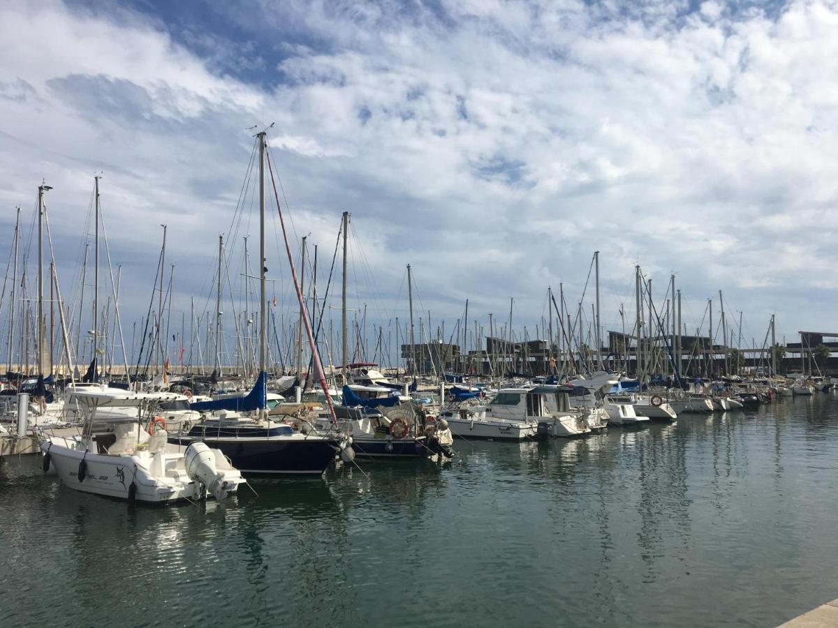 Home Boat Badalona Bagian luar foto